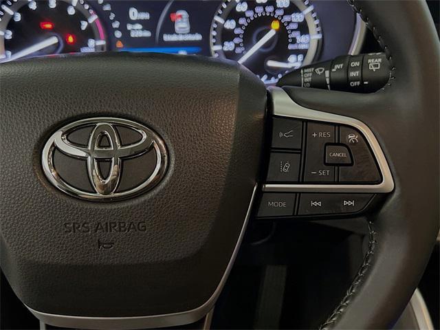 used 2022 Toyota Highlander car, priced at $35,137