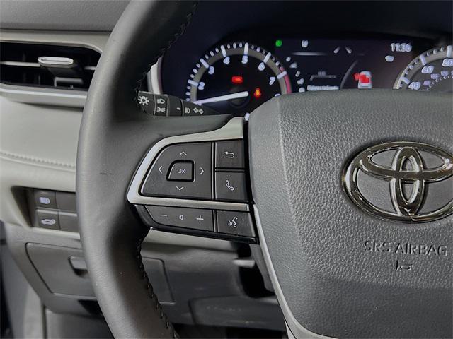 used 2022 Toyota Highlander car, priced at $35,789