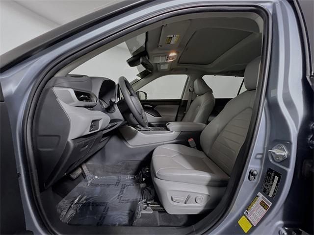 used 2022 Toyota Highlander car, priced at $35,789
