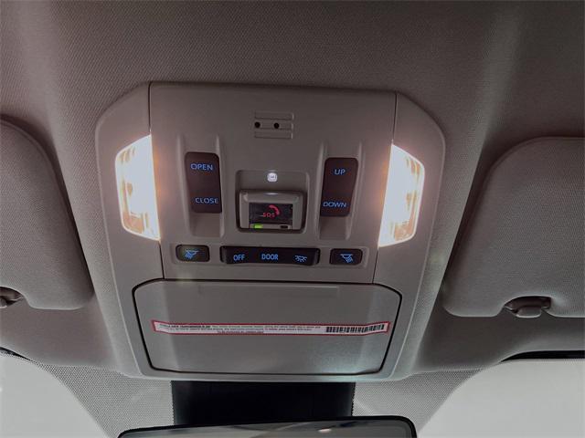 used 2022 Toyota Highlander car, priced at $35,789