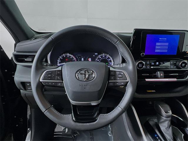 used 2024 Toyota Highlander car, priced at $42,959