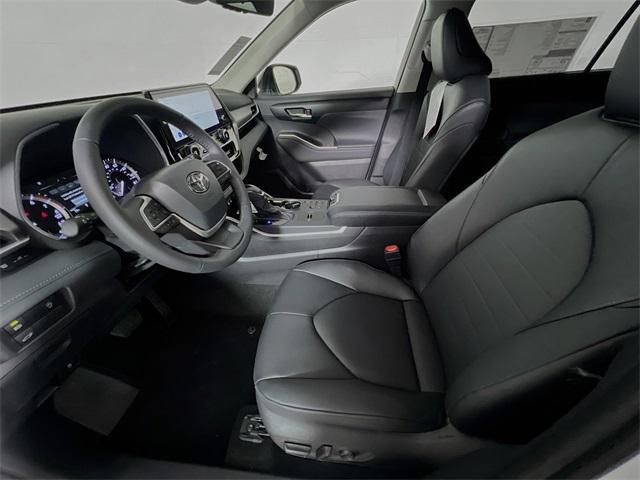 new 2025 Toyota Highlander car, priced at $52,691