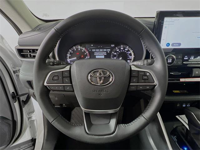 new 2025 Toyota Highlander car, priced at $52,691
