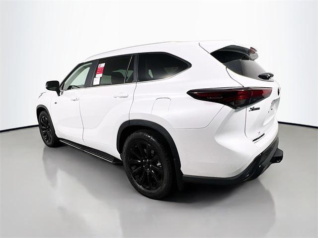 new 2025 Toyota Highlander car, priced at $52,691
