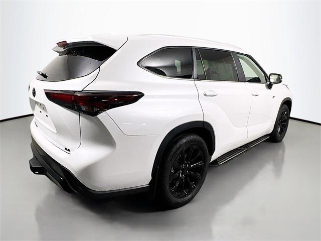 new 2025 Toyota Highlander car, priced at $52,691