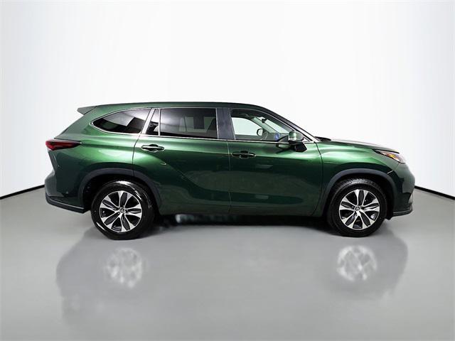 used 2024 Toyota Highlander car, priced at $34,526
