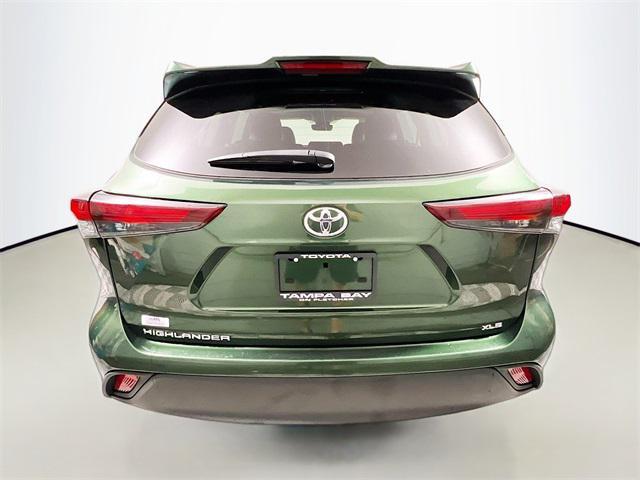 used 2024 Toyota Highlander car, priced at $34,526