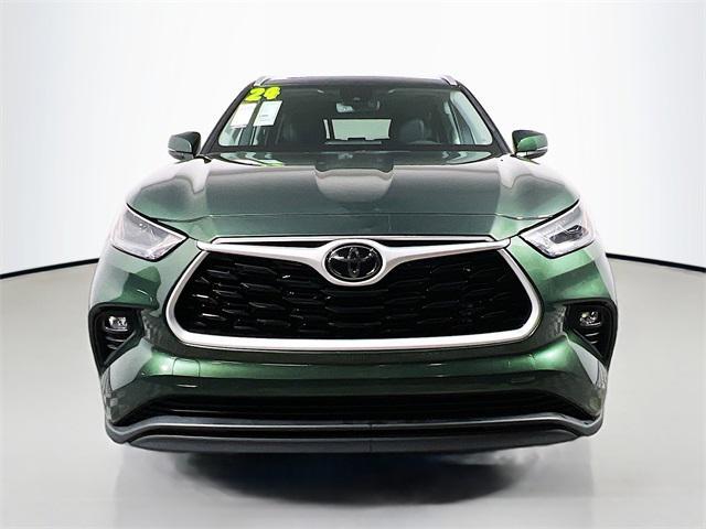 used 2024 Toyota Highlander car, priced at $34,526