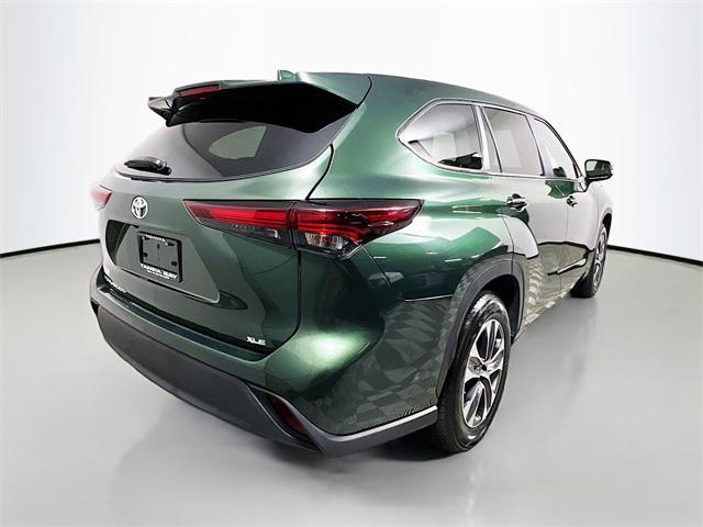 used 2024 Toyota Highlander car, priced at $34,526