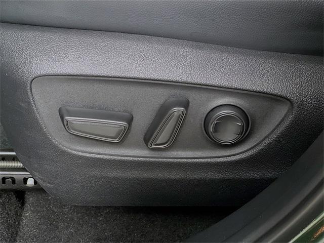used 2024 Toyota Highlander car, priced at $34,526