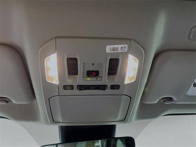 used 2024 Toyota Highlander car, priced at $34,526