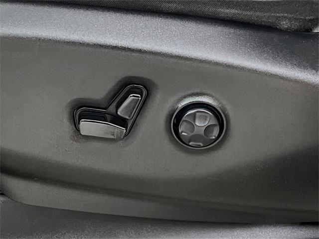 used 2023 Chrysler Pacifica car, priced at $22,114