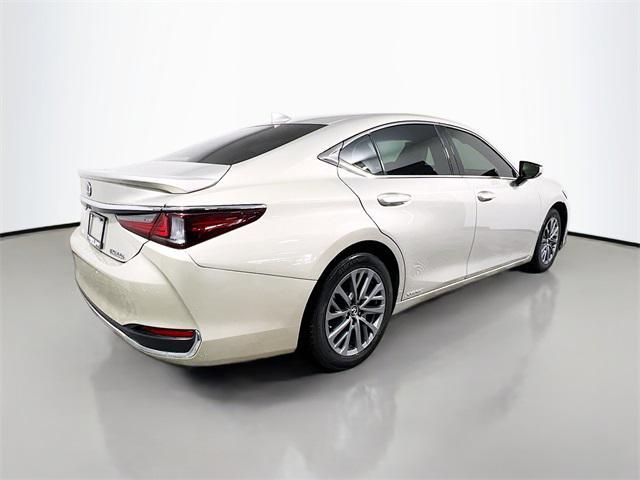 used 2022 Lexus ES 300h car, priced at $33,854