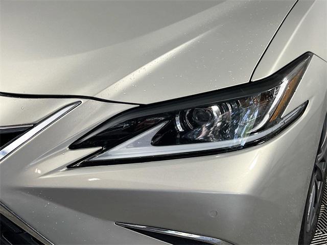 used 2022 Lexus ES 300h car, priced at $33,854