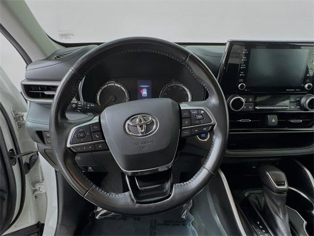 used 2021 Toyota Highlander car, priced at $31,823