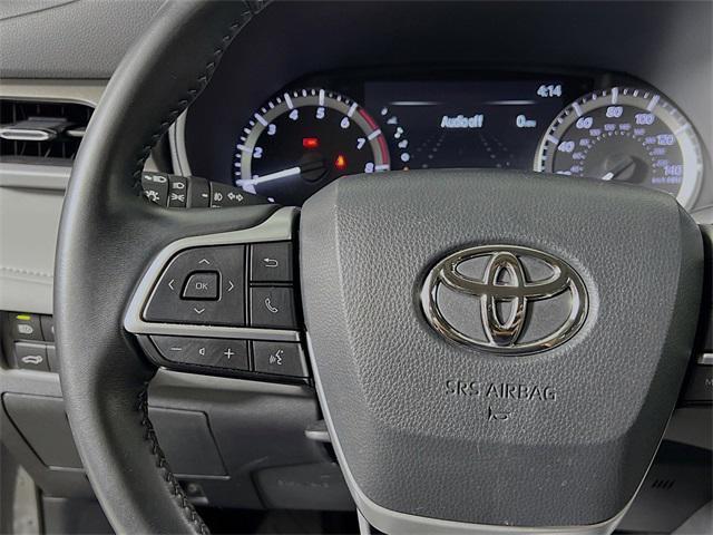 used 2023 Toyota Highlander car, priced at $32,858