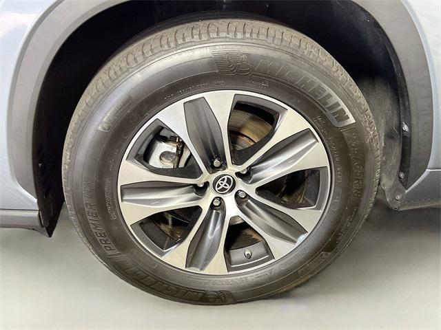 used 2023 Toyota Highlander car, priced at $37,148