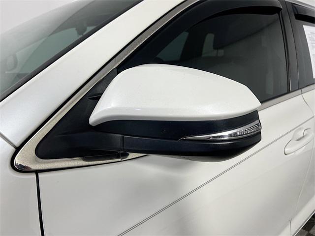 used 2018 Toyota Highlander car, priced at $21,416