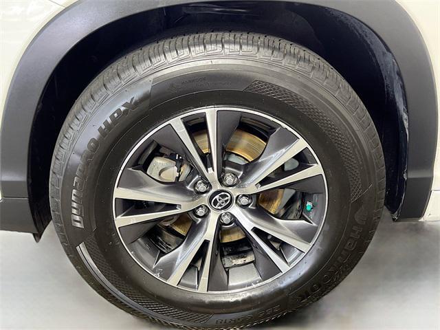 used 2018 Toyota Highlander car, priced at $21,416