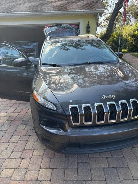 used 2015 Jeep Cherokee car, priced at $13,534