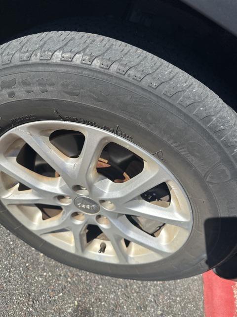 used 2015 Jeep Cherokee car, priced at $13,534