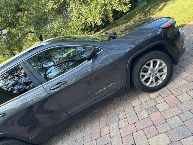 used 2015 Jeep Cherokee car, priced at $13,534