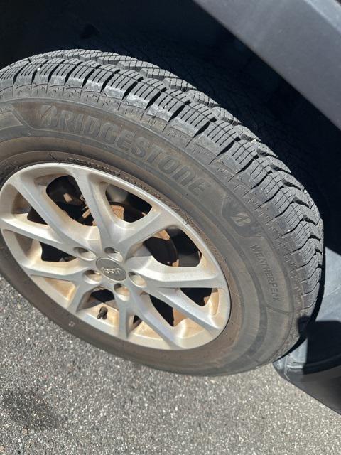 used 2015 Jeep Cherokee car, priced at $13,534