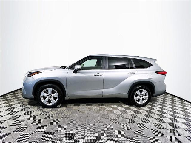 used 2023 Toyota Highlander car, priced at $31,800