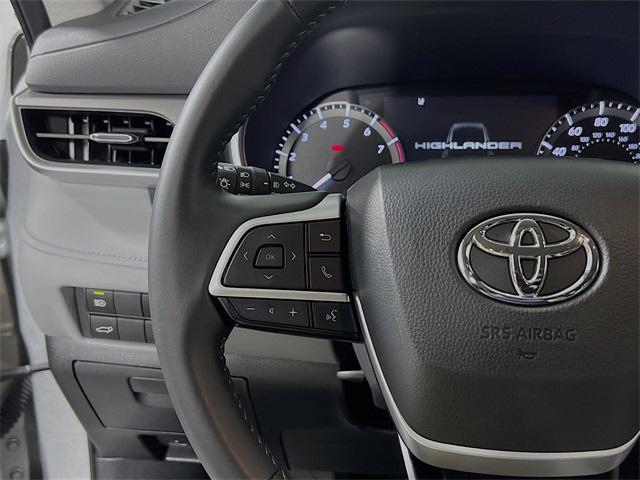 used 2024 Toyota Highlander car, priced at $43,712