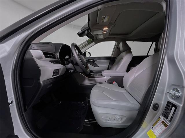 used 2024 Toyota Highlander car, priced at $43,712
