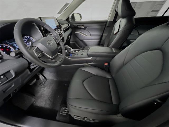 new 2025 Toyota Highlander car, priced at $48,687