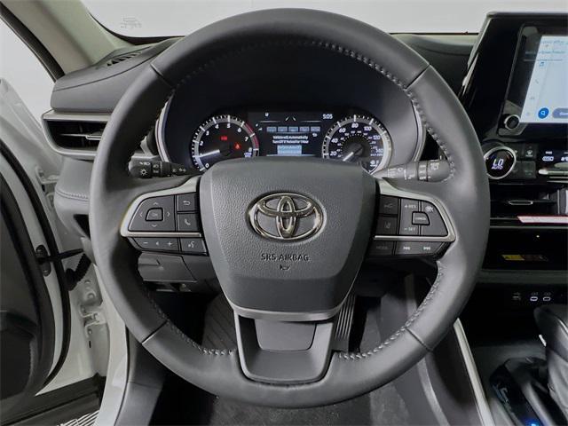 new 2025 Toyota Highlander car, priced at $48,687