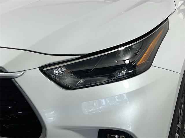 new 2025 Toyota Highlander car, priced at $48,687