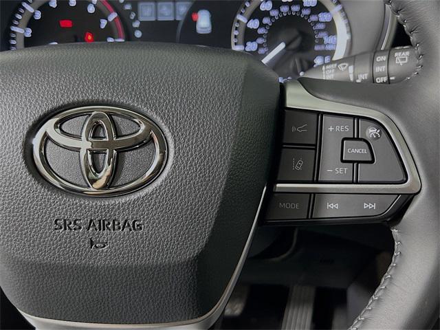 new 2025 Toyota Highlander car, priced at $48,687