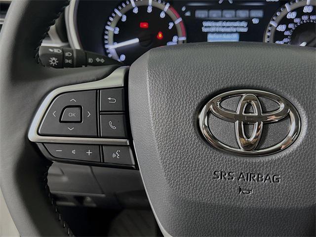 new 2025 Toyota Highlander car, priced at $48,687