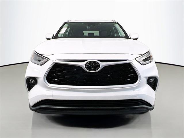 new 2025 Toyota Highlander car, priced at $48,687