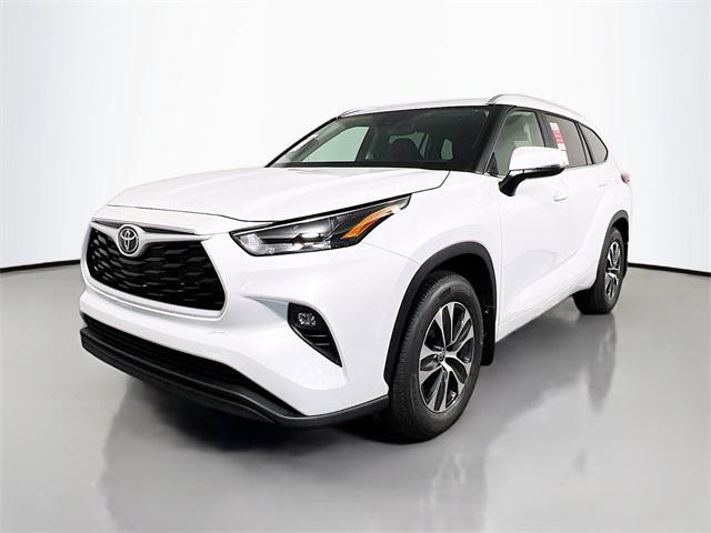 new 2025 Toyota Highlander car, priced at $48,687