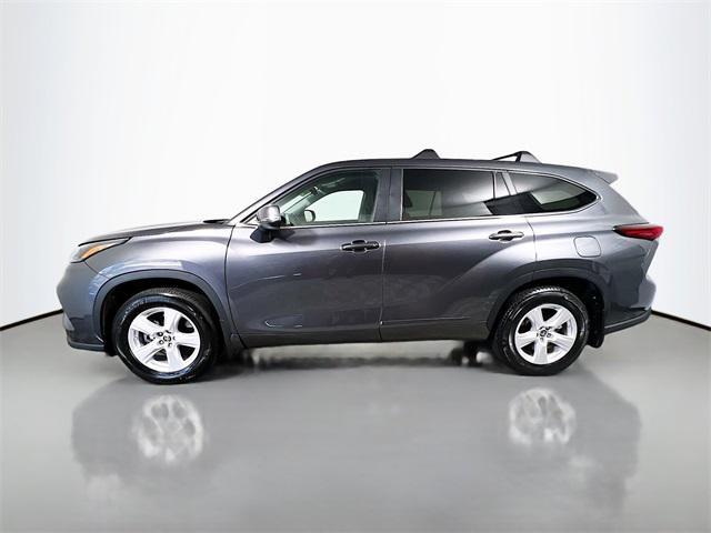 used 2023 Toyota Highlander car, priced at $34,119