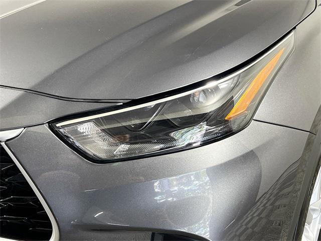 used 2023 Toyota Highlander car, priced at $34,119