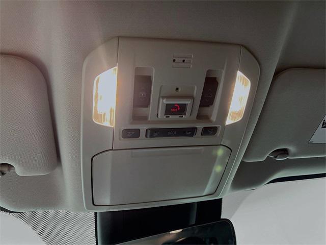 used 2022 Toyota Highlander car, priced at $40,305