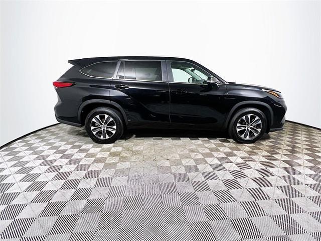 used 2023 Toyota Highlander car, priced at $35,701