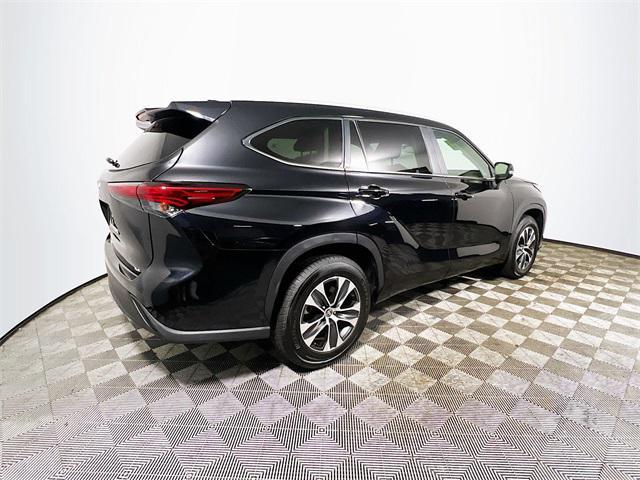 used 2023 Toyota Highlander car, priced at $35,701