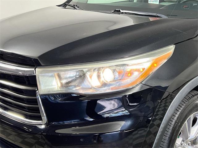 used 2015 Toyota Highlander car, priced at $18,161