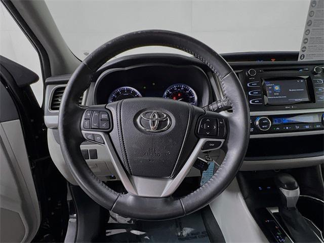 used 2015 Toyota Highlander car, priced at $18,161