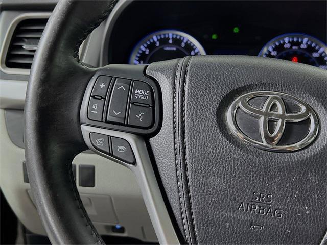 used 2015 Toyota Highlander car, priced at $18,161