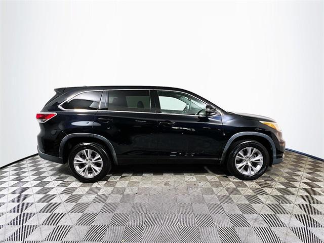 used 2015 Toyota Highlander car, priced at $18,161