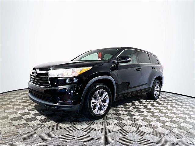 used 2015 Toyota Highlander car, priced at $18,161