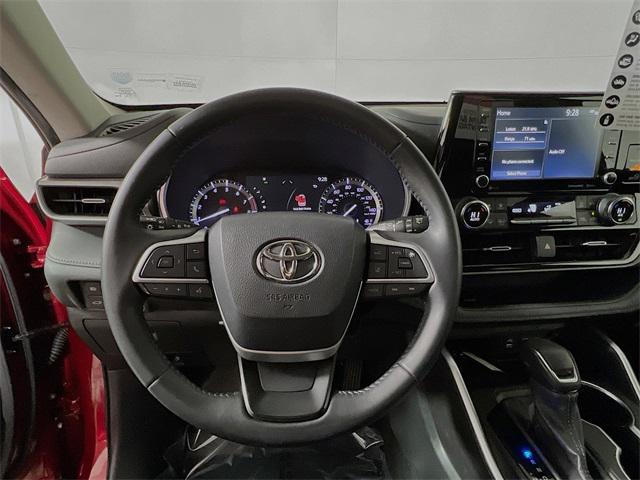 used 2022 Toyota Highlander car, priced at $29,247