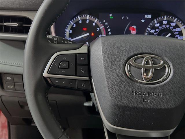 used 2022 Toyota Highlander car, priced at $29,247