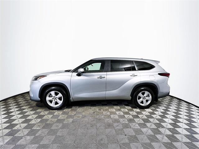 used 2024 Toyota Highlander car, priced at $33,485